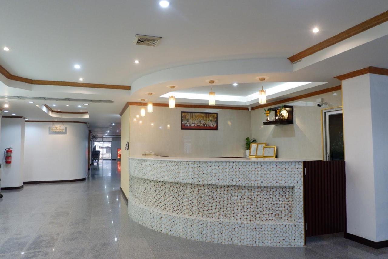 Auychai Grand Hotel Lang Suan 외부 사진