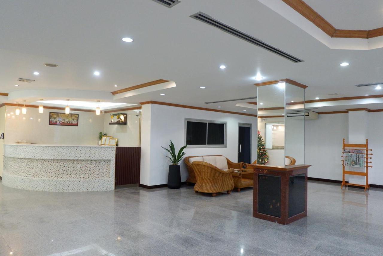 Auychai Grand Hotel Lang Suan 외부 사진