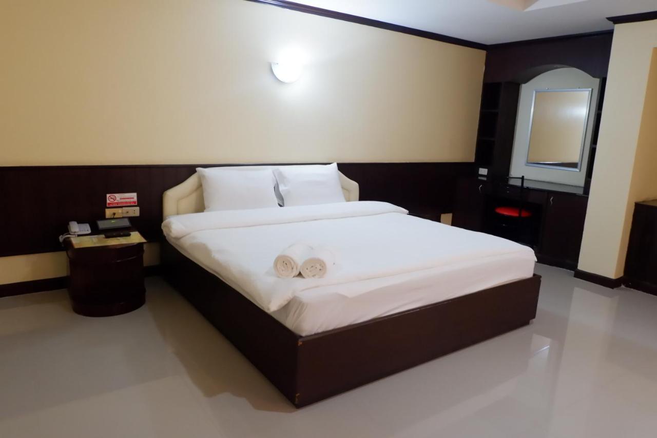 Auychai Grand Hotel Lang Suan 외부 사진