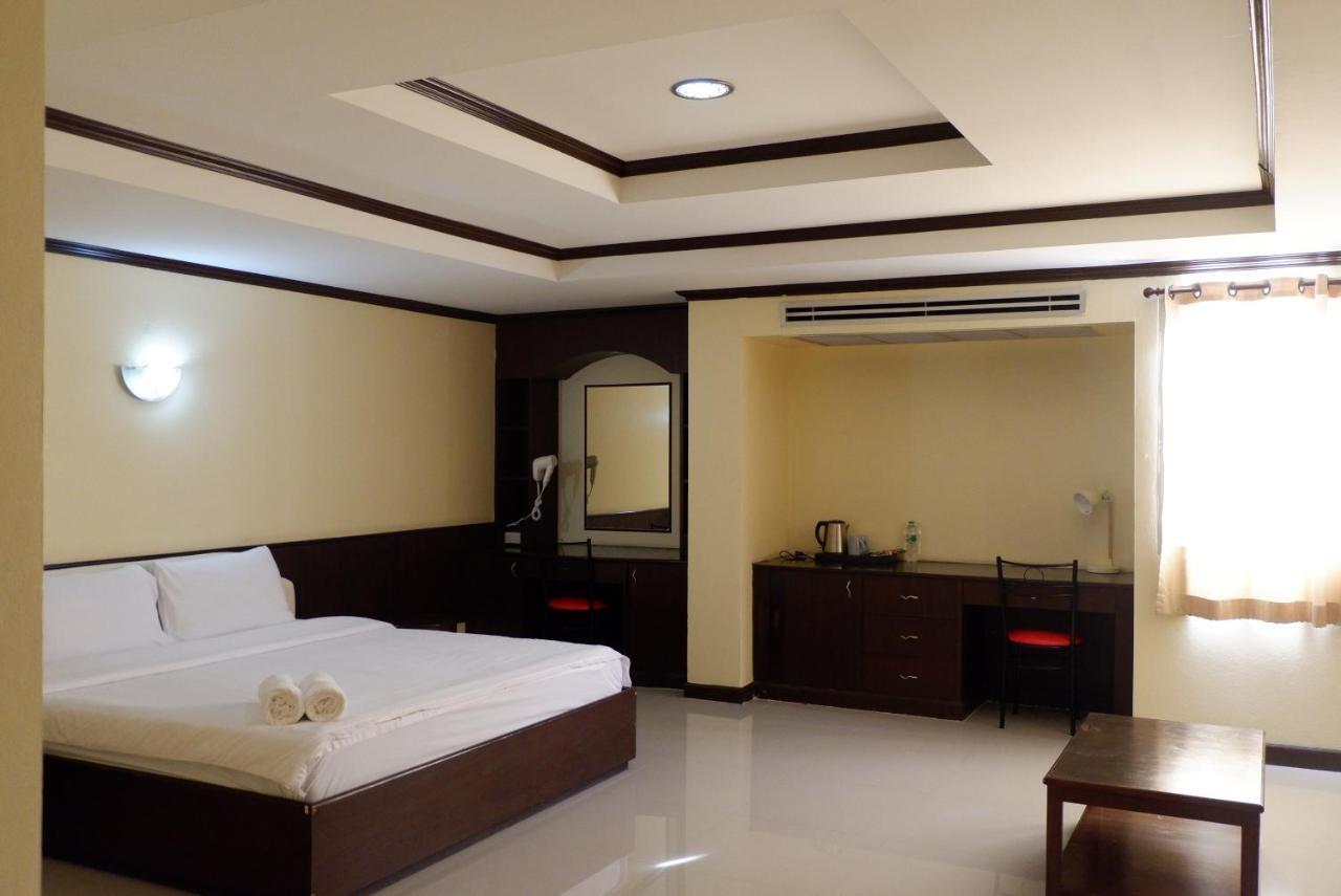 Auychai Grand Hotel Lang Suan 외부 사진