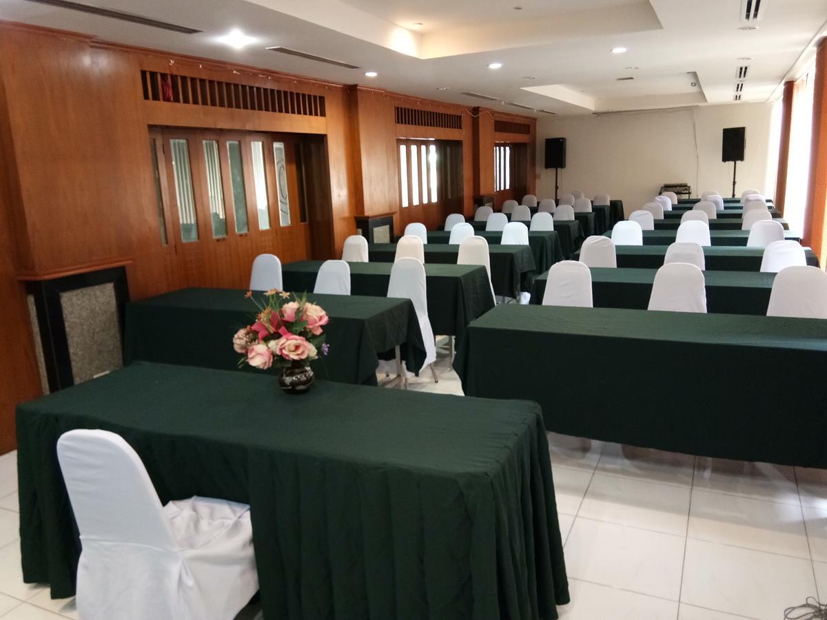 Auychai Grand Hotel Lang Suan 외부 사진
